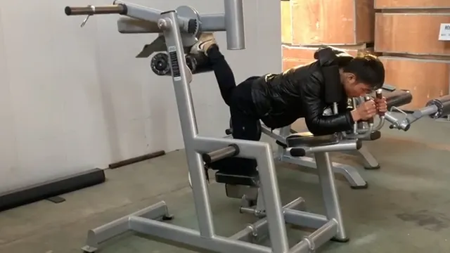Máquina de patada para glúteos