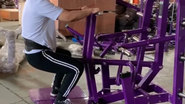 Máquina de sentadillas con cinturón