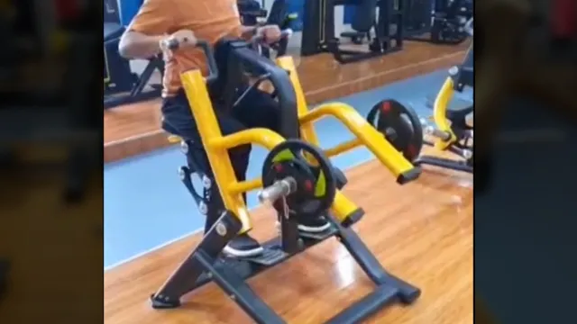 Máquina de remo sentado