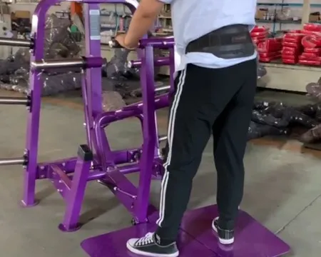 Máquina de sentadillas con cinturón